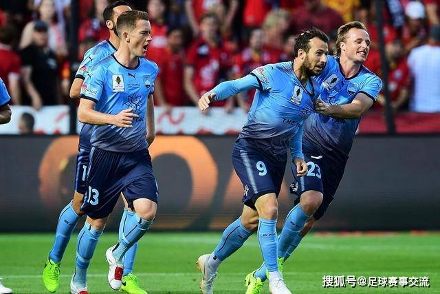 里夫斯：湖人有显著变化 赛季初需冷静应对磨合